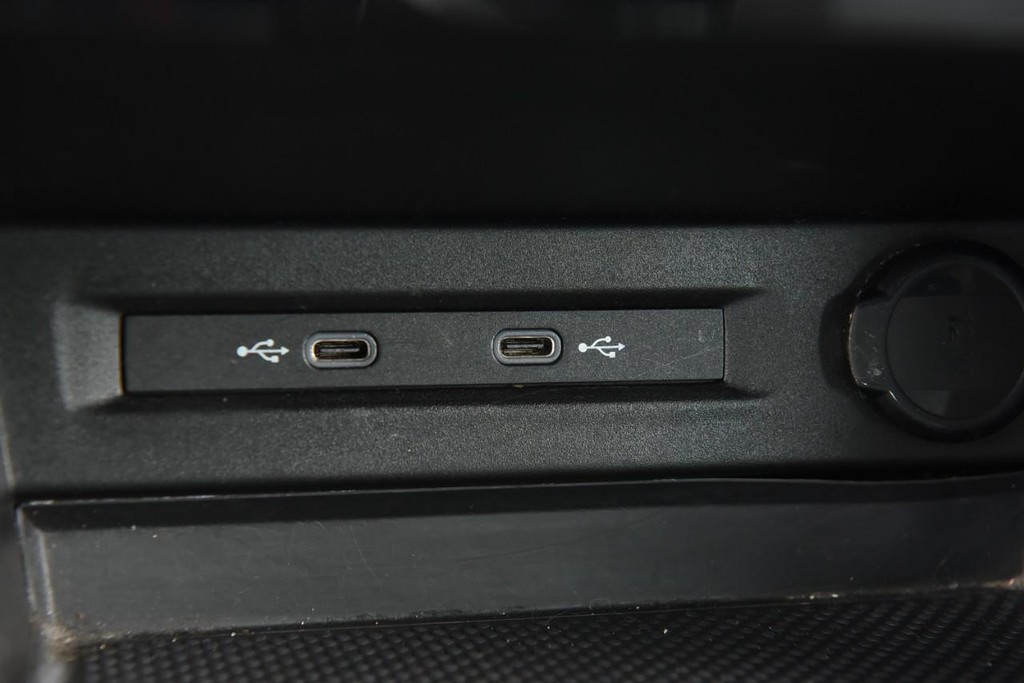 Volkswagen Taos Vehicle Image 16