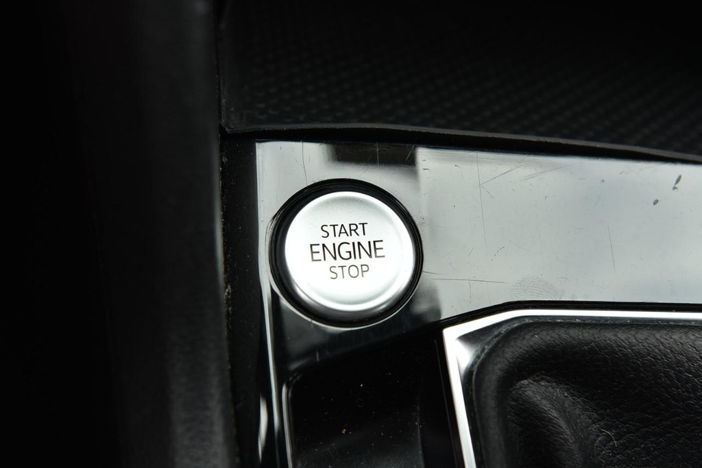 Volkswagen Taos Vehicle Image 17