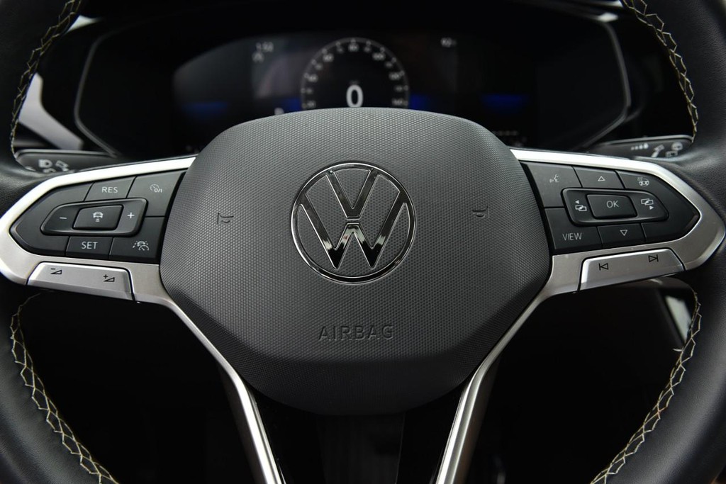 Volkswagen Taos Vehicle Image 18