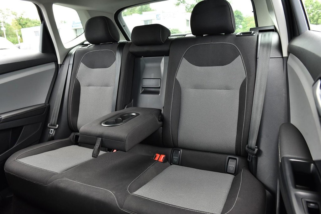 Volkswagen Taos Vehicle Image 21