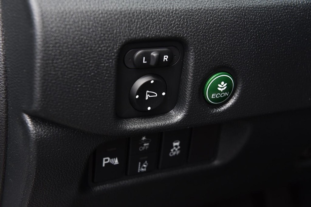 Honda Passport Vehicle Image 12