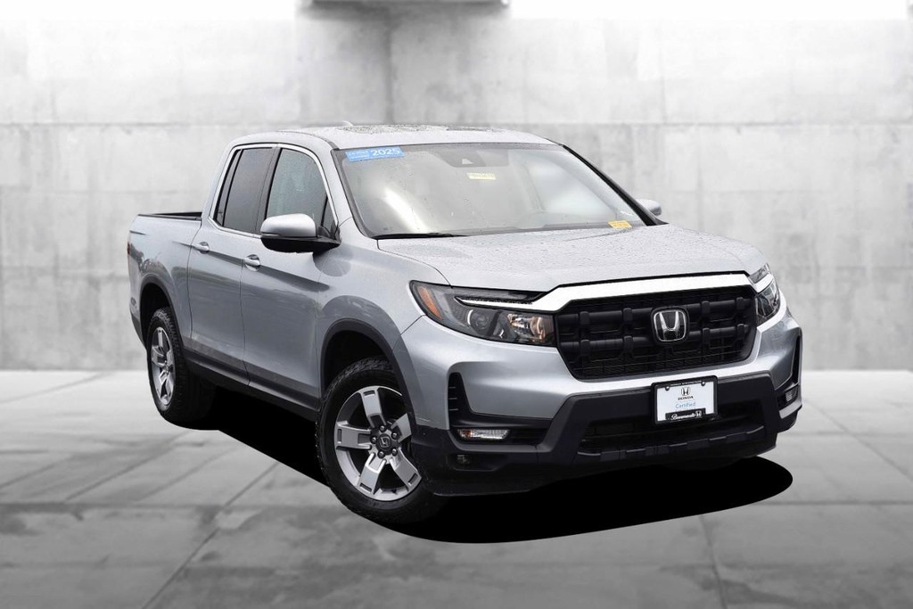 Honda Ridgeline Vehicle Image 02