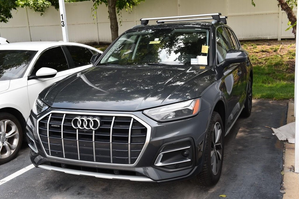 Audi Q5 Vehicle Full-screen Gallery Image 04
