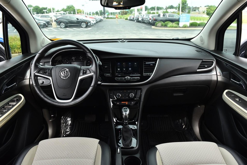 Buick Encore Vehicle Full-screen Gallery Image 07
