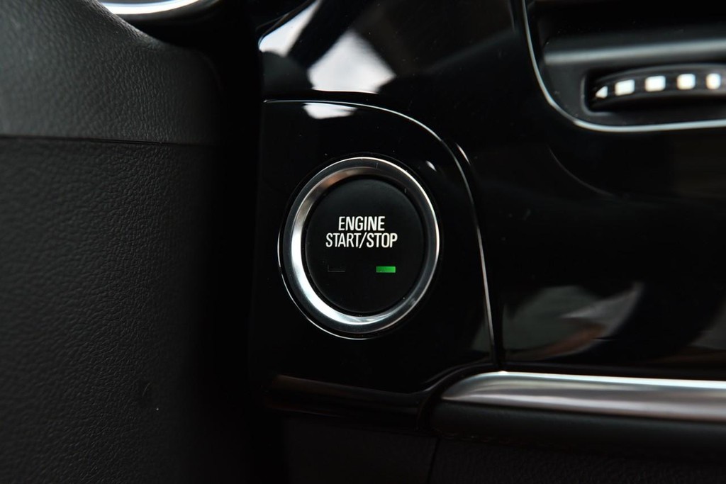 Buick Encore Vehicle Full-screen Gallery Image 15