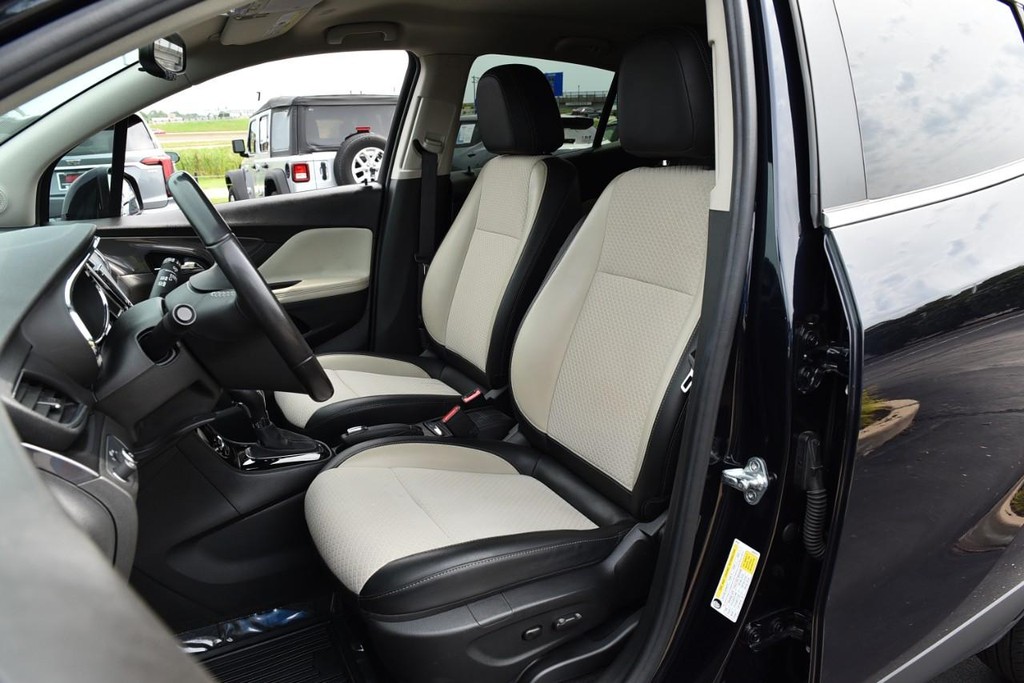 Buick Encore Vehicle Full-screen Gallery Image 17