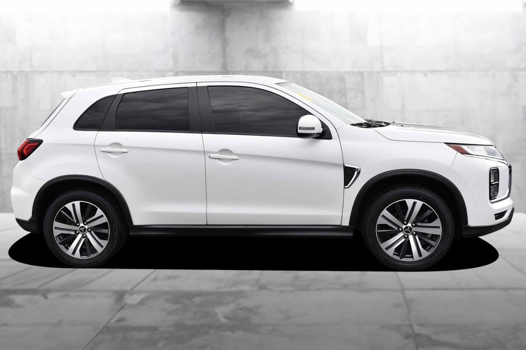 Mitsubishi Outlander Sport Vehicle Full-screen Gallery Image 5