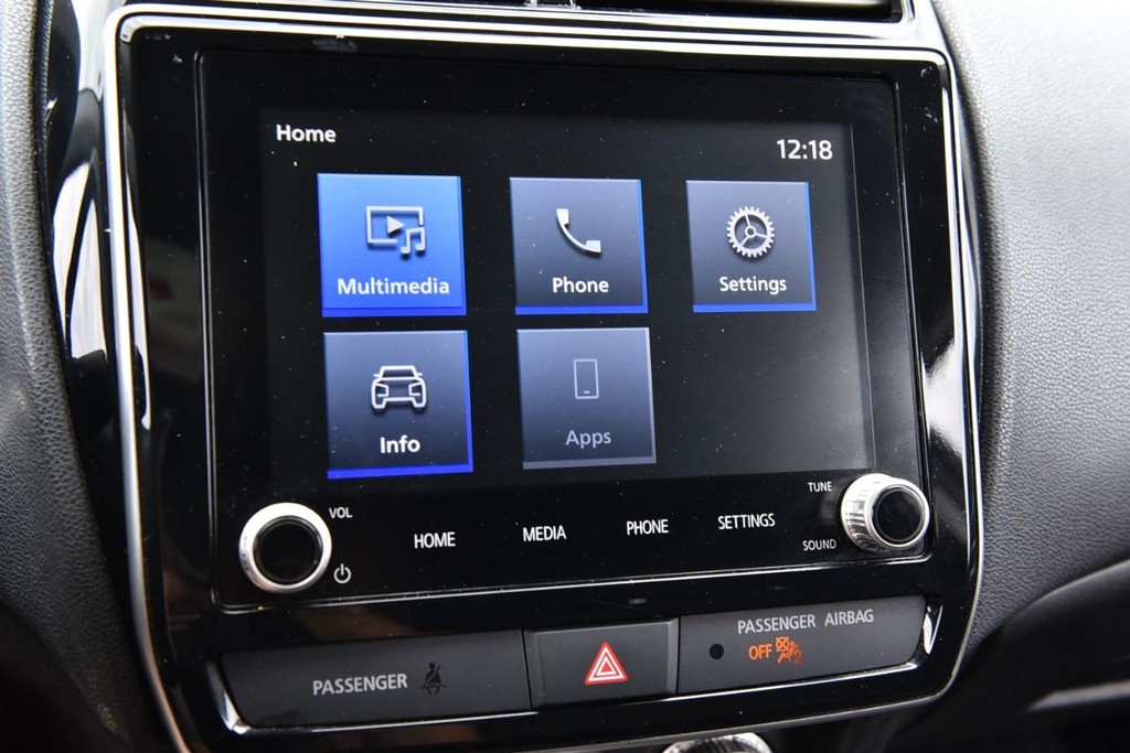 Mitsubishi Outlander Sport Vehicle Full-screen Gallery Image 13