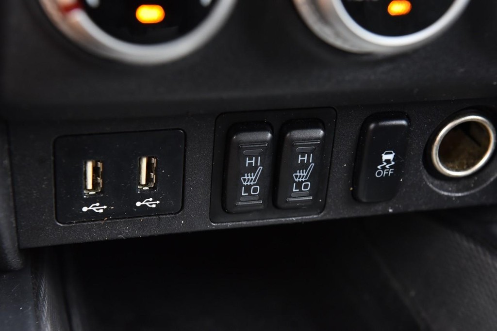 Mitsubishi Outlander Sport Vehicle Full-screen Gallery Image 15