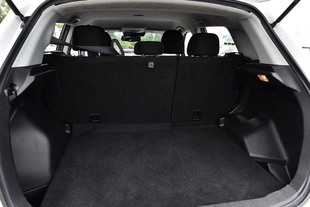 Mitsubishi Outlander Sport Vehicle Full-screen Gallery Image 21