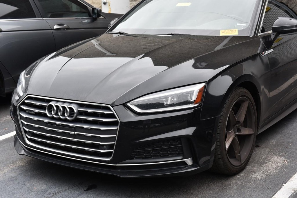 Audi A5 Coupe Vehicle Full-screen Gallery Image 02