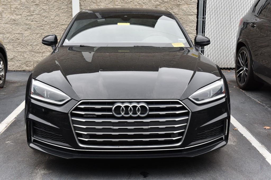 Audi A5 Coupe Vehicle Full-screen Gallery Image 03