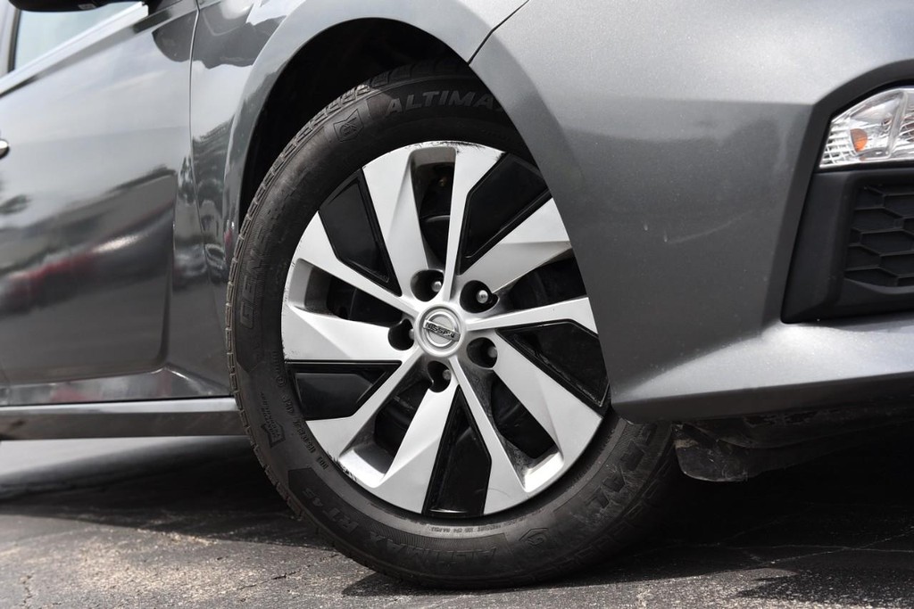 Nissan Altima Vehicle Image 03
