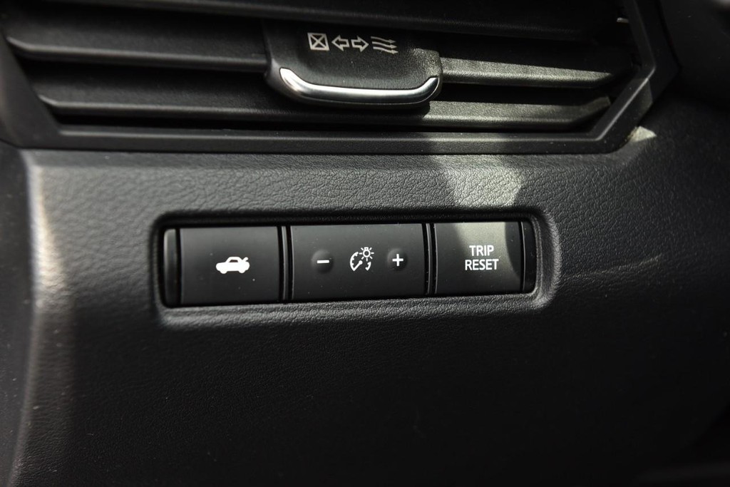 Nissan Altima Vehicle Image 10