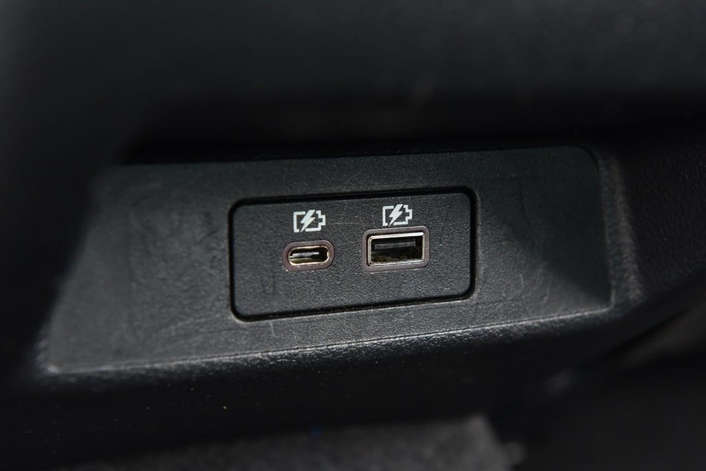 Nissan Altima Vehicle Image 21