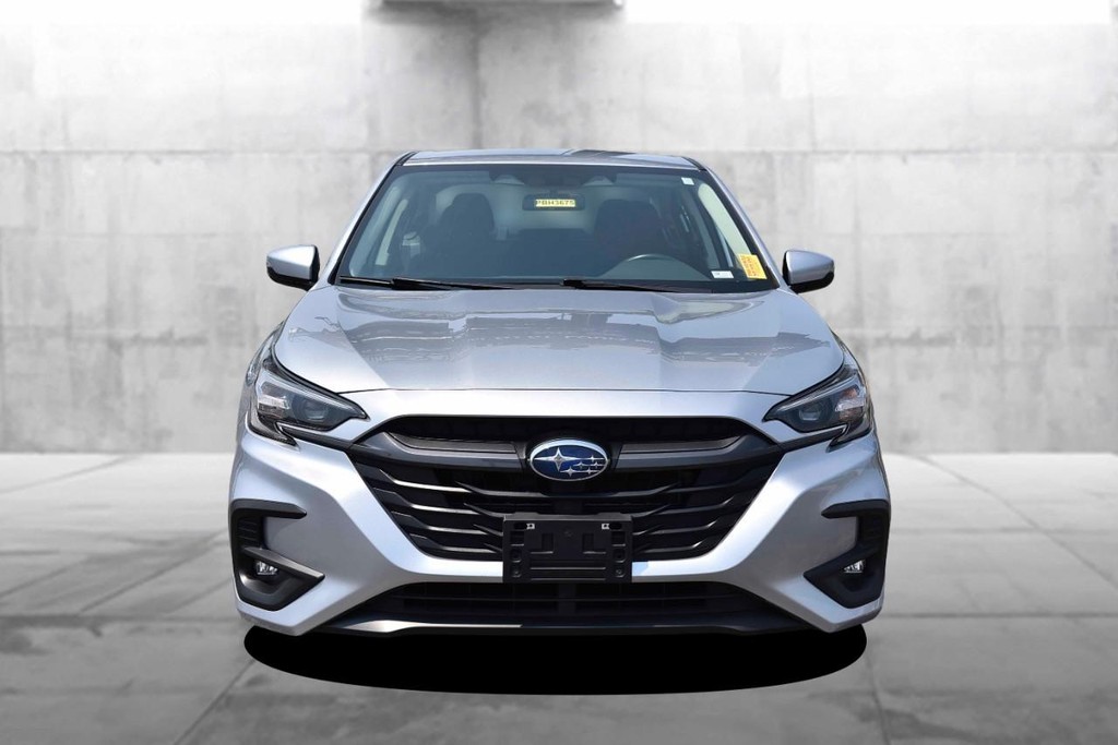 Subaru Legacy Vehicle Image 04