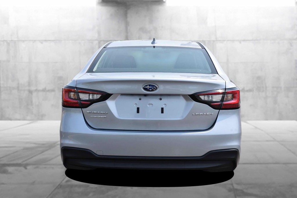 Subaru Legacy Vehicle Image 06