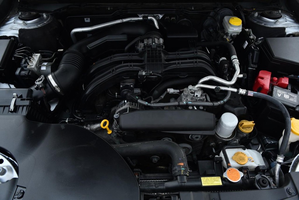 Subaru Legacy Vehicle Image 22