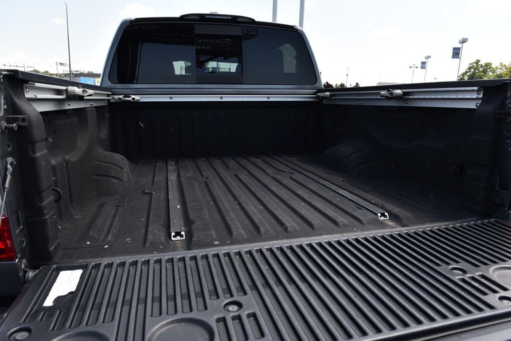 Nissan Titan Vehicle Image 07