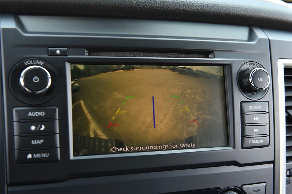 Nissan Titan Vehicle Image 18