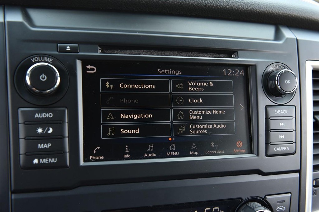 Nissan Titan Vehicle Image 20