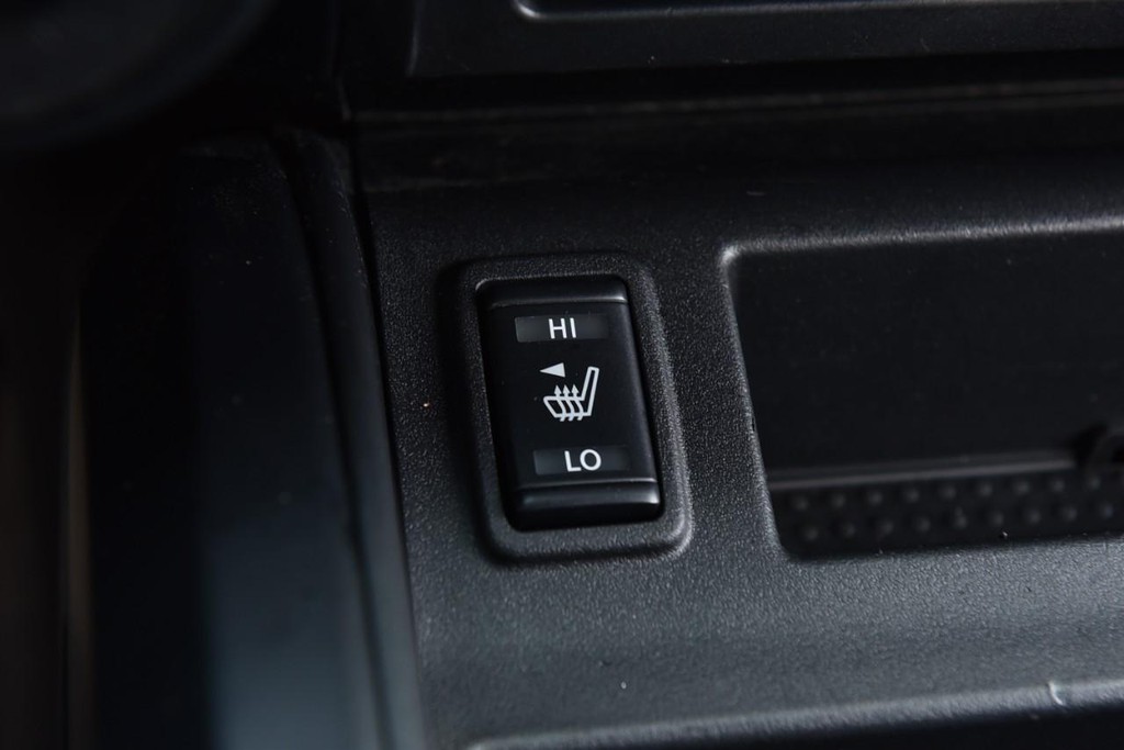 Nissan Titan Vehicle Image 23