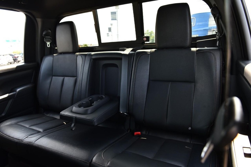 Nissan Titan Vehicle Image 27