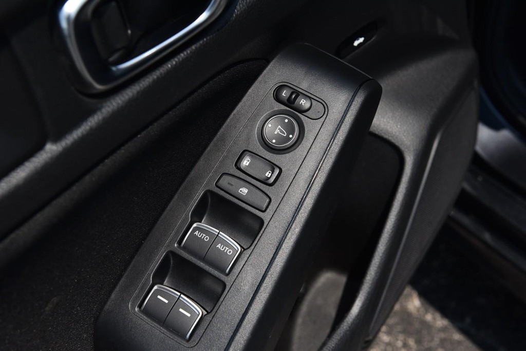 Honda Civic Sedan Vehicle Full-screen Gallery Image 8