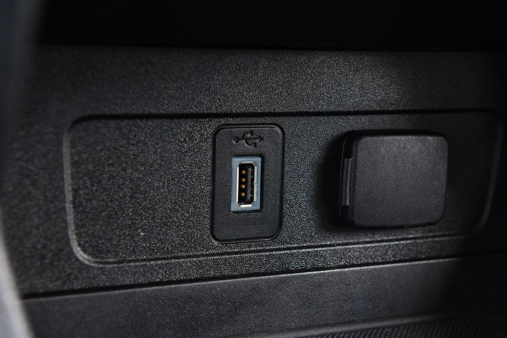 Ford Escape Vehicle Image 15