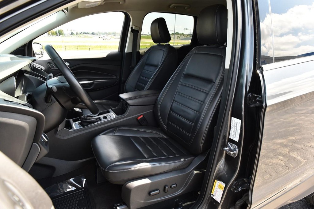 Ford Escape Vehicle Image 18