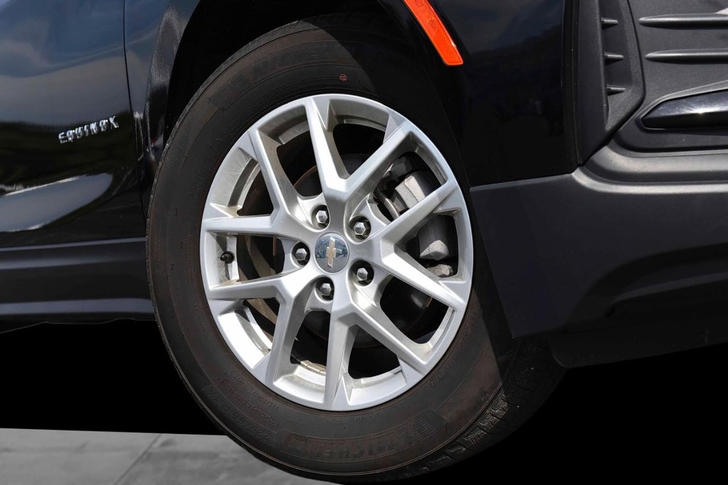 Chevrolet Equinox Vehicle Full-screen Gallery Image 03