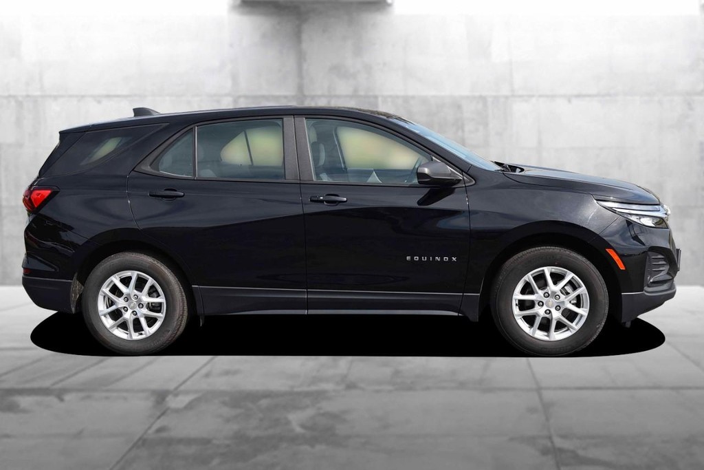 Chevrolet Equinox Vehicle Full-screen Gallery Image 05