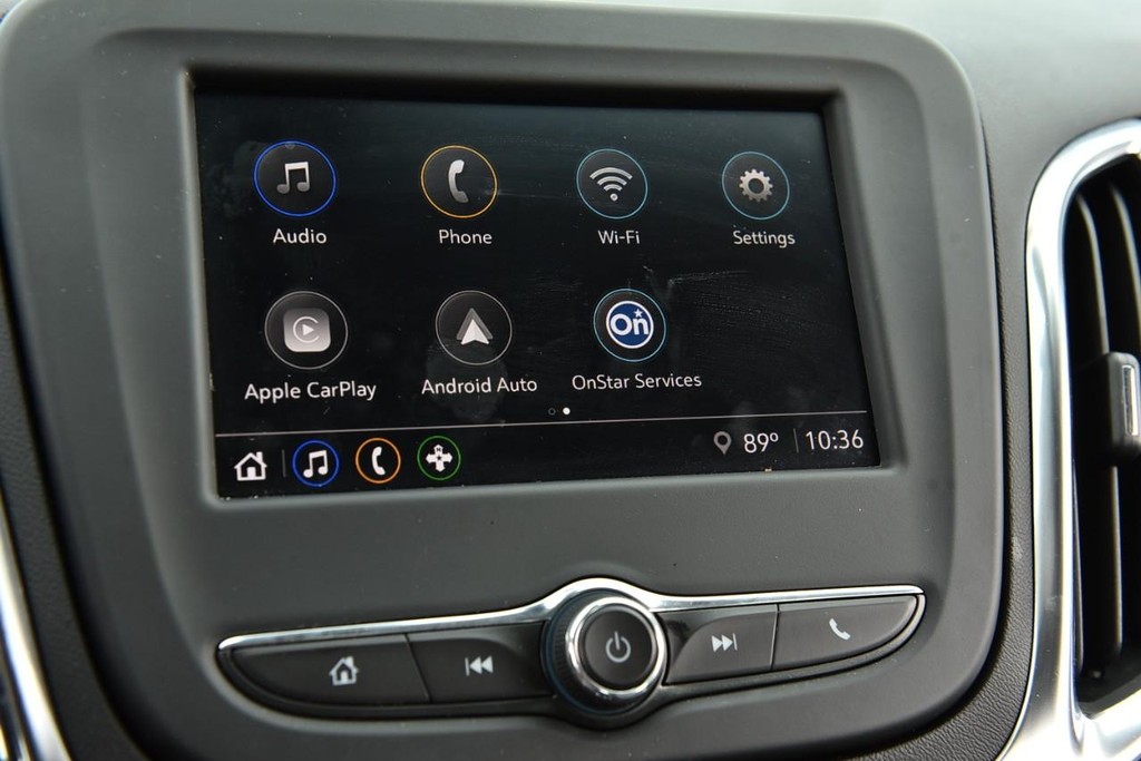 Chevrolet Equinox Vehicle Full-screen Gallery Image 12