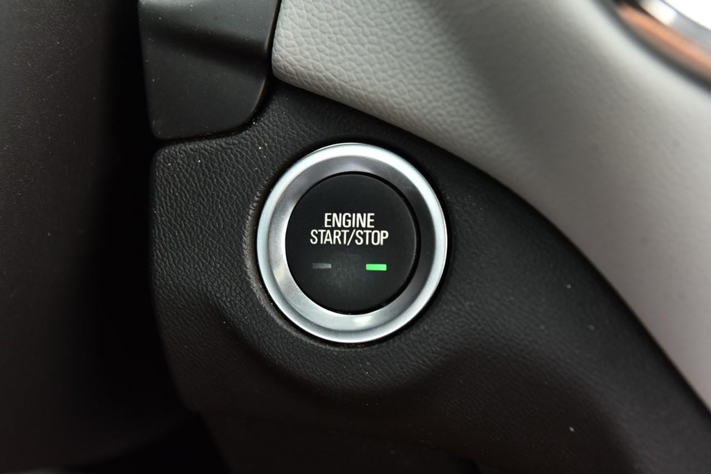 Chevrolet Equinox Vehicle Full-screen Gallery Image 15