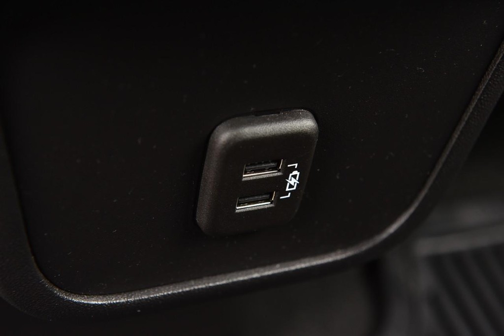 Chevrolet Equinox Vehicle Full-screen Gallery Image 21
