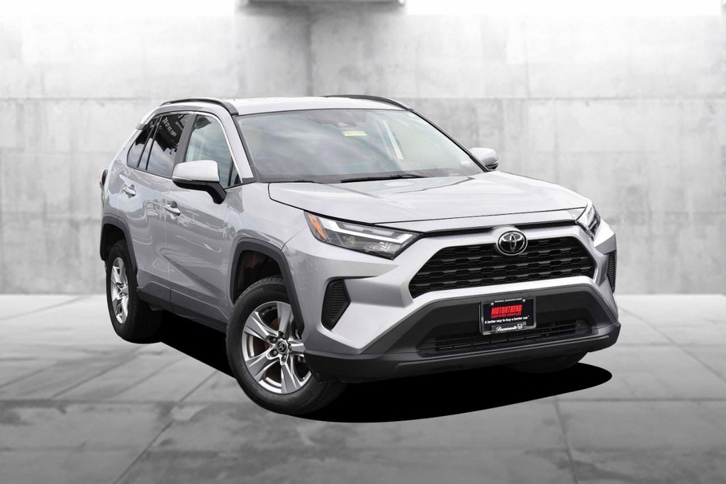 Toyota RAV4 Vehicle Image 02