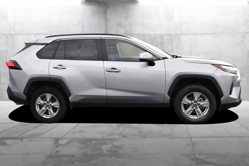 Toyota RAV4 Vehicle Image 05