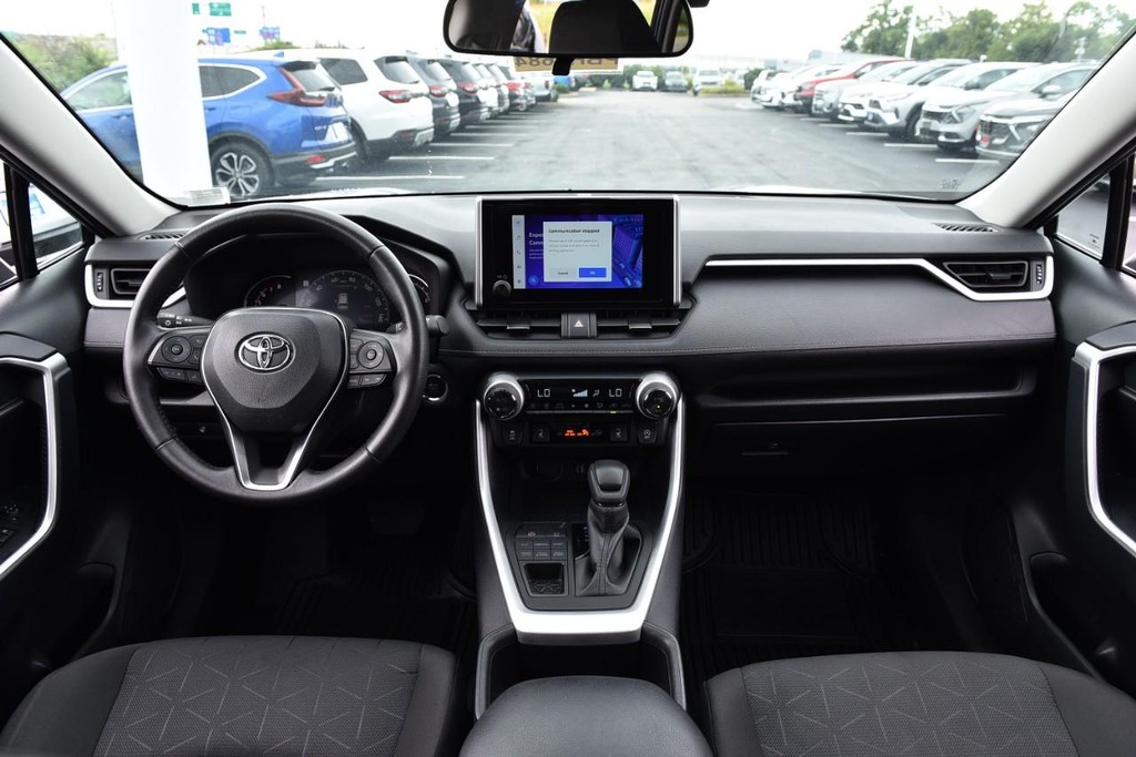 Toyota RAV4 Vehicle Image 07