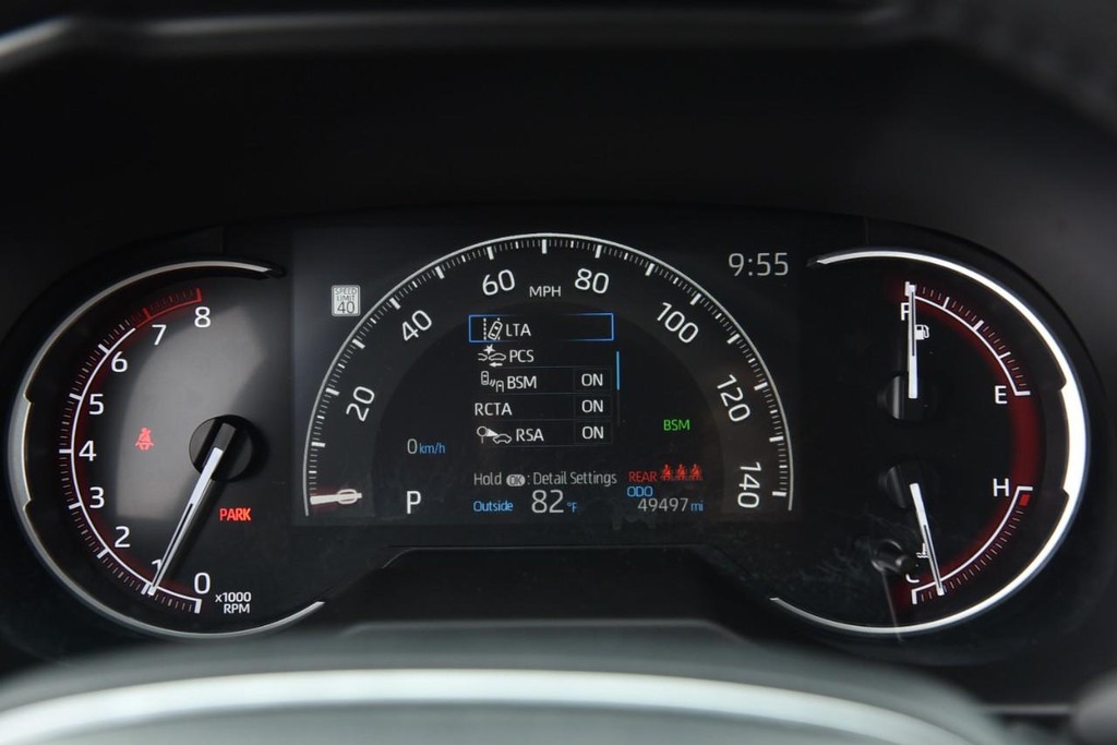 Toyota RAV4 Vehicle Image 11
