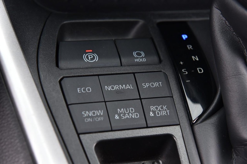 Toyota RAV4 Vehicle Image 16
