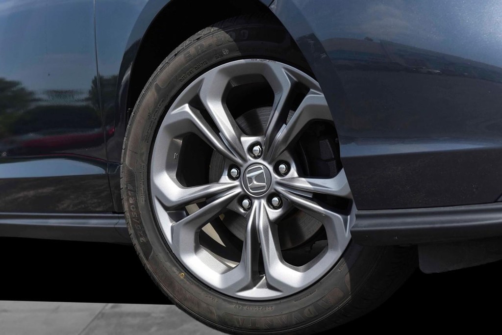Honda Accord Sedan Vehicle Image 03