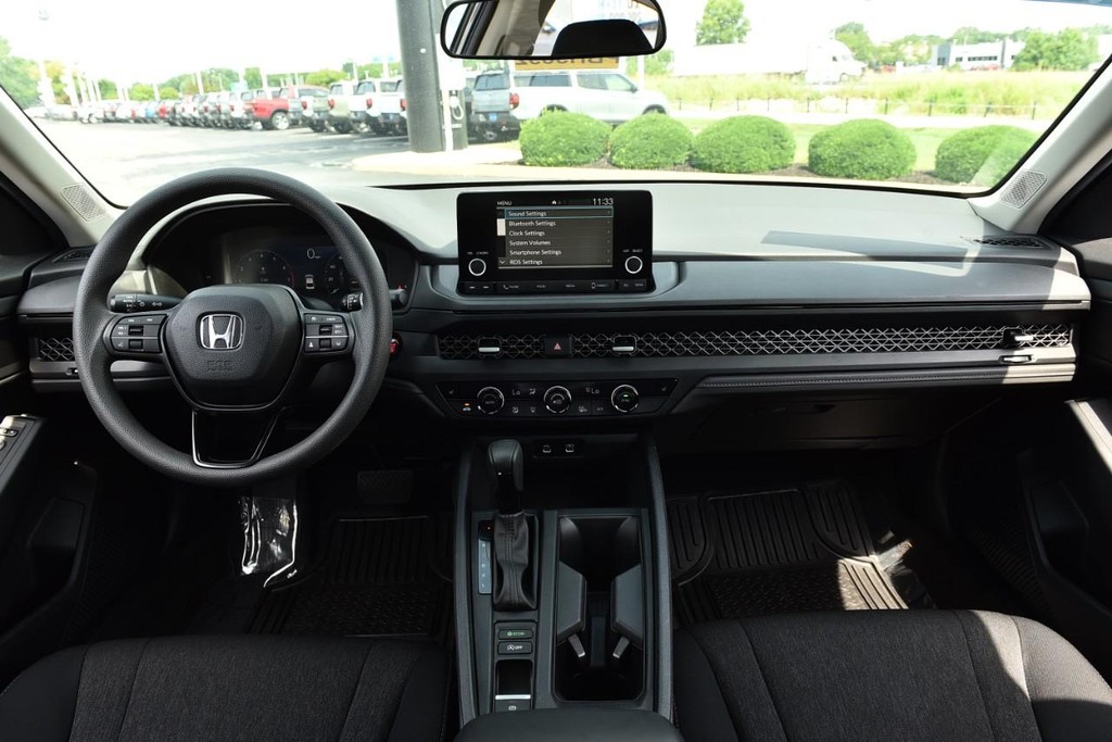 Honda Accord Sedan Vehicle Image 07