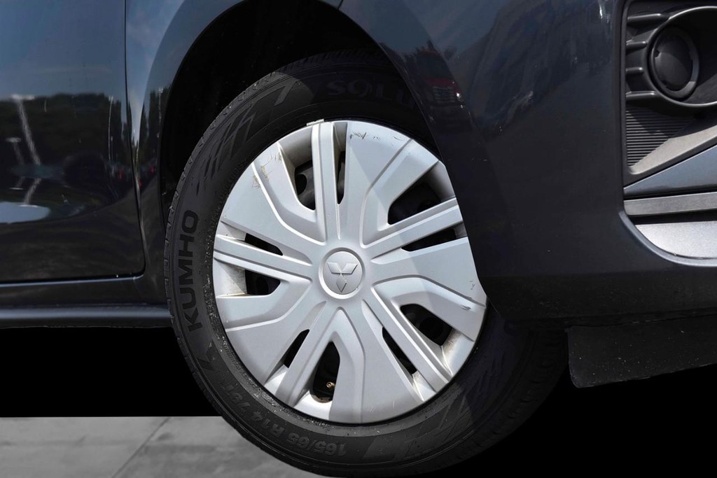 Mitsubishi Mirage Vehicle Image 03