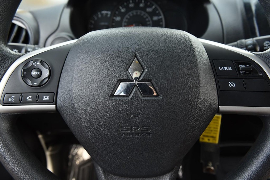 Mitsubishi Mirage Vehicle Image 14