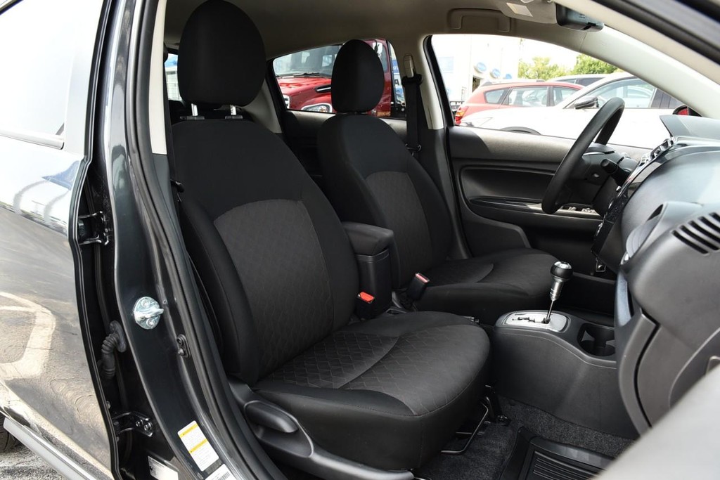 Mitsubishi Mirage Vehicle Image 16