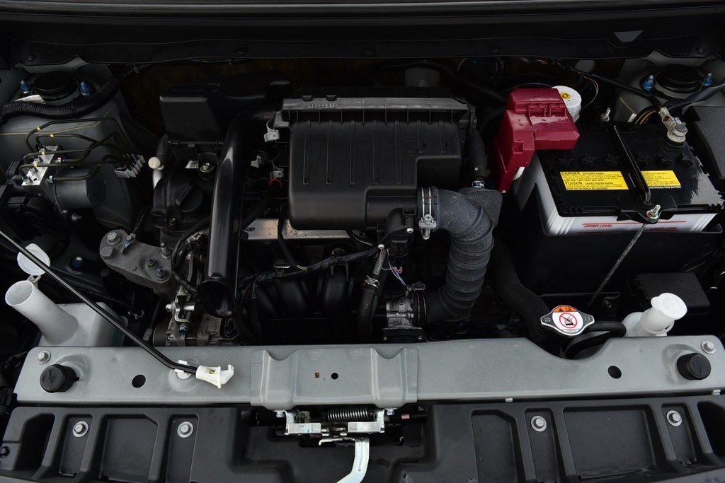 Mitsubishi Mirage Vehicle Image 19