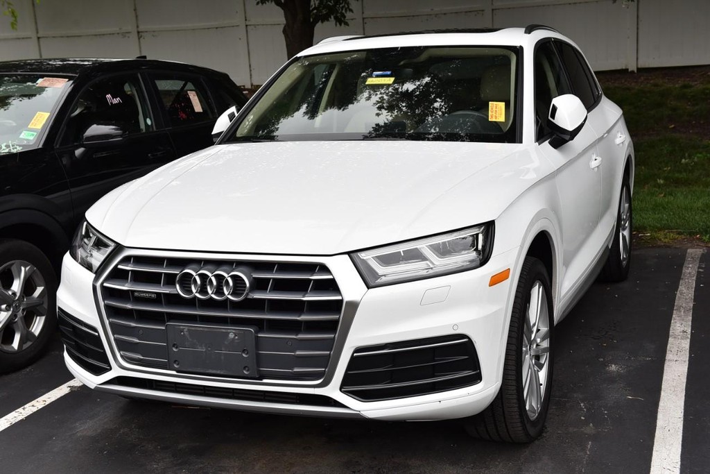 Audi Q5 Vehicle Full-screen Gallery Image 4