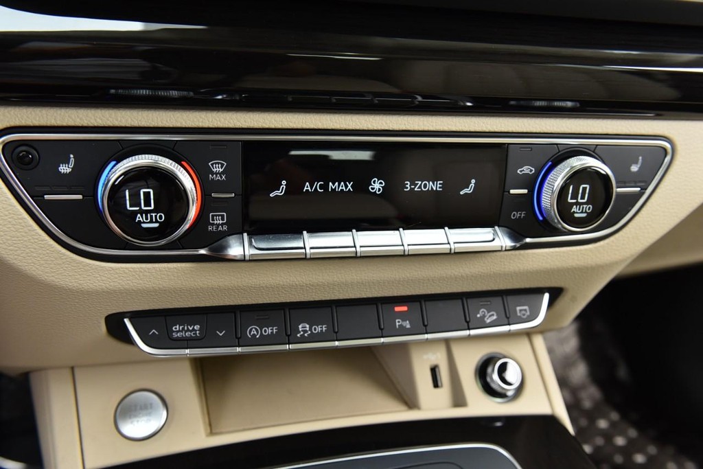 Audi Q5 Vehicle Full-screen Gallery Image 16