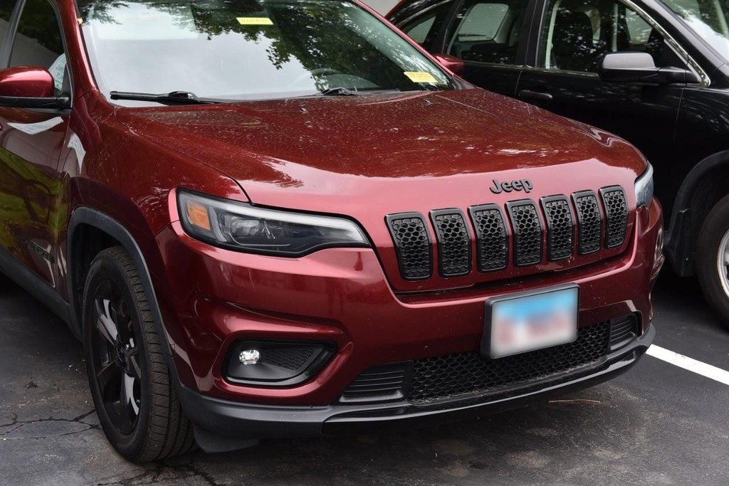 Jeep Cherokee Vehicle Full-screen Gallery Image 2