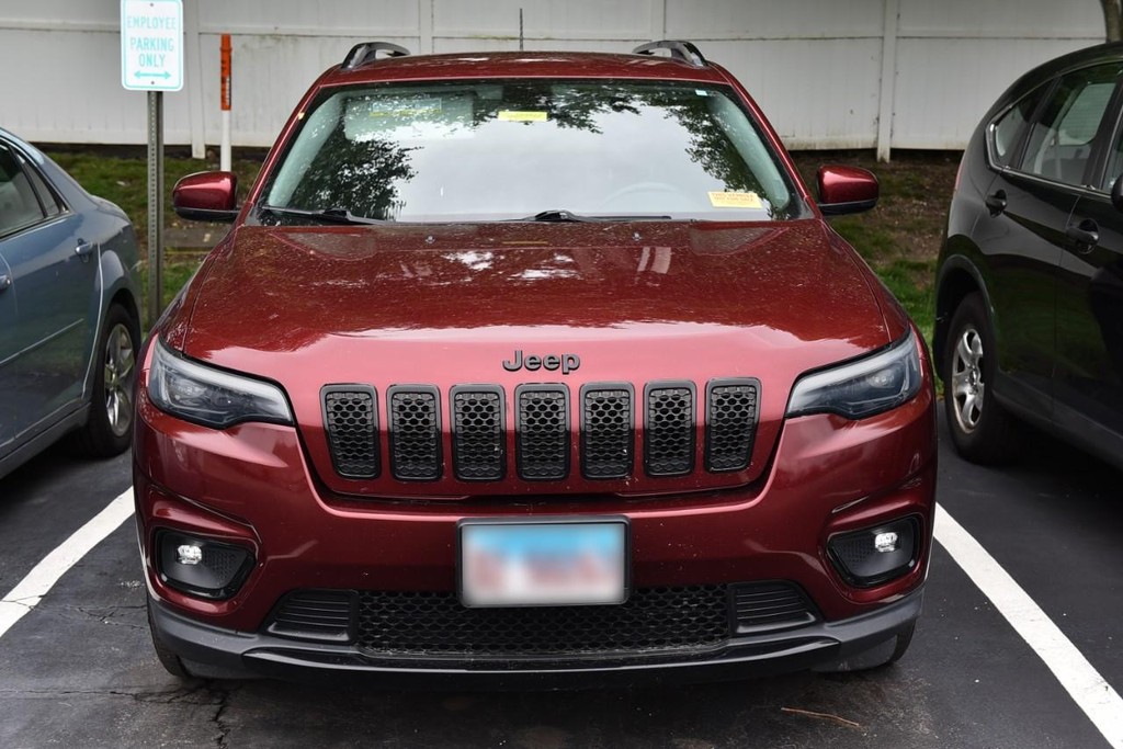 Jeep Cherokee Vehicle Full-screen Gallery Image 3